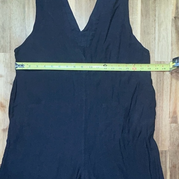 Good Luck Gem Sleeveless Wide Leg V-Neck Pull On Black Jumpsuit Size Medium - Picture 10 of 11